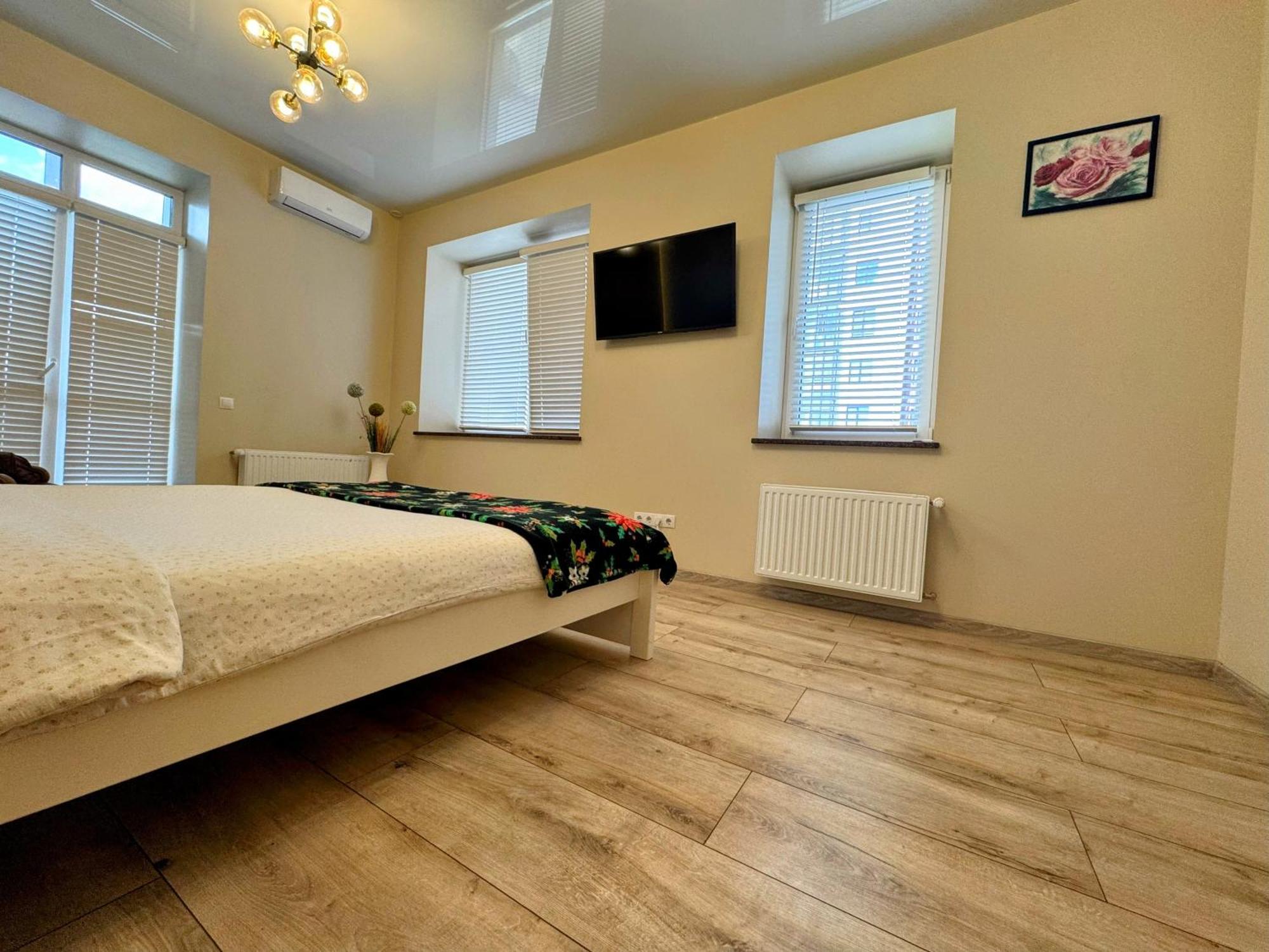 Lux Apartment & Центр,Жк Театральний Rivne Eksteriør bilde