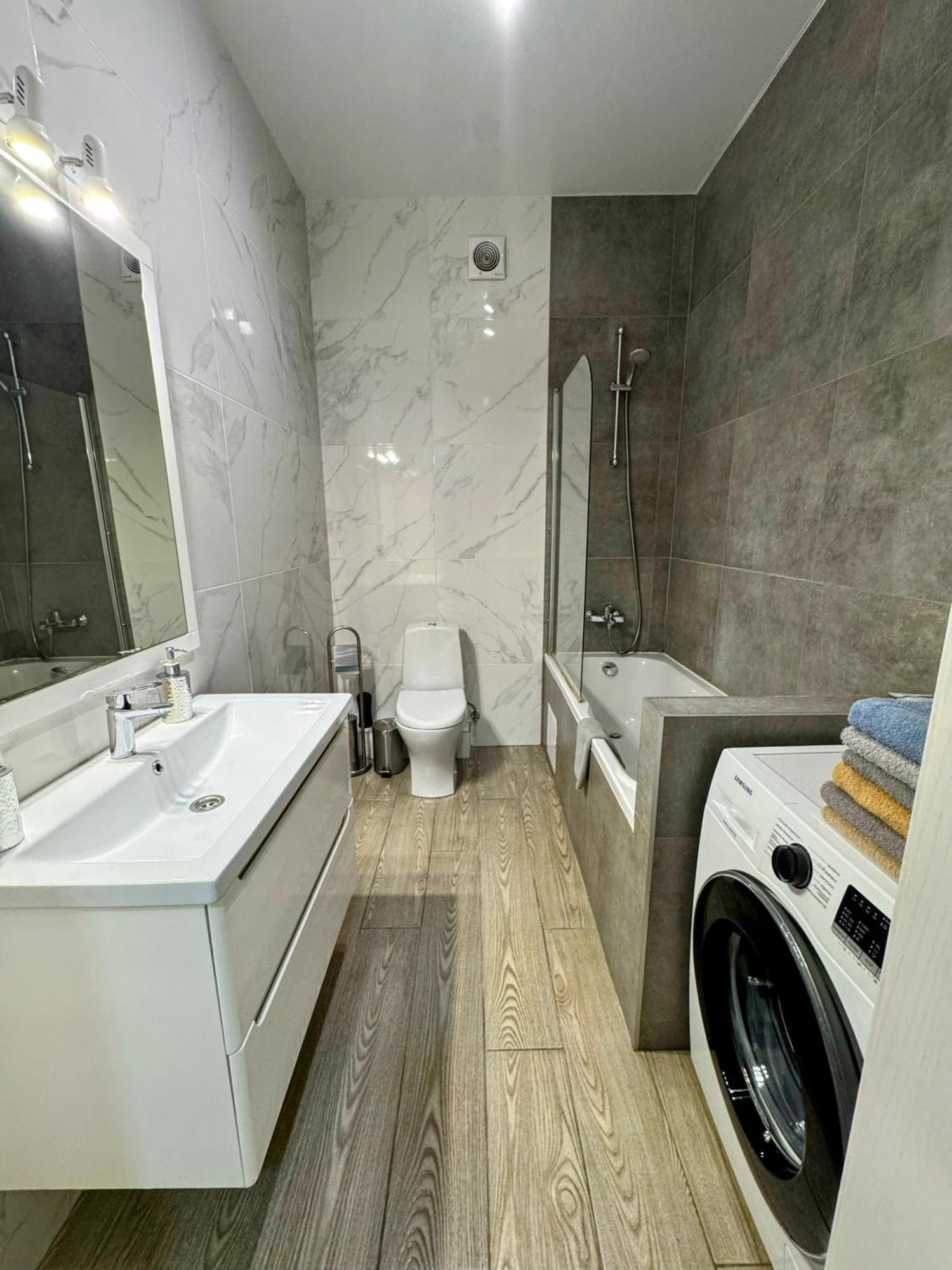 Lux Apartment & Центр,Жк Театральний Rivne Eksteriør bilde